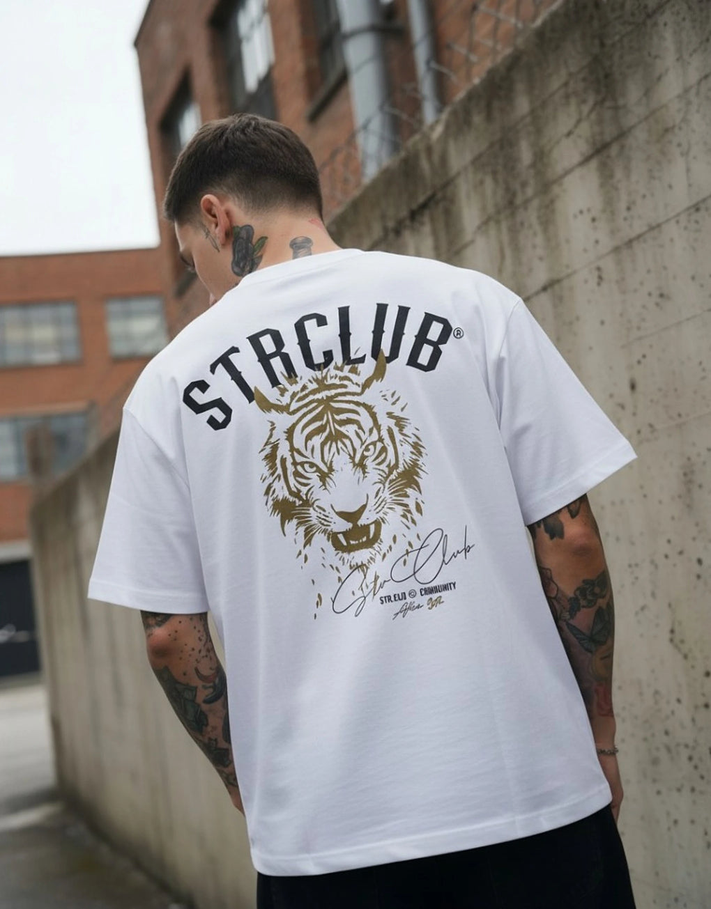 Oversized Tee - MEGASTORES