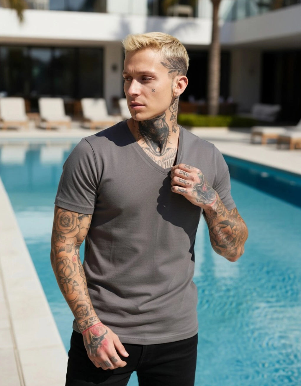 Tshirt Vneck - MEGASTORES