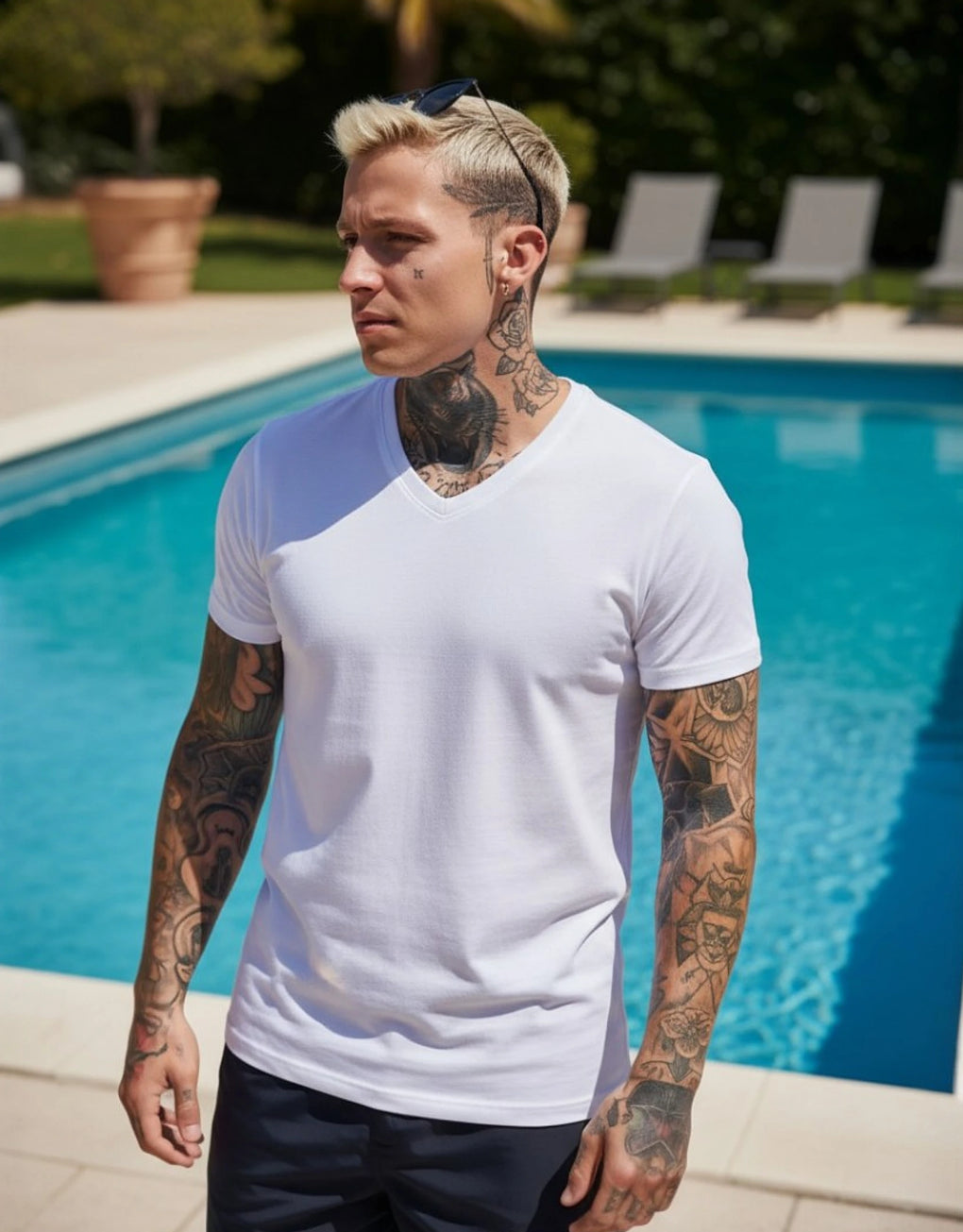 Tshirt Vneck - MEGASTORES