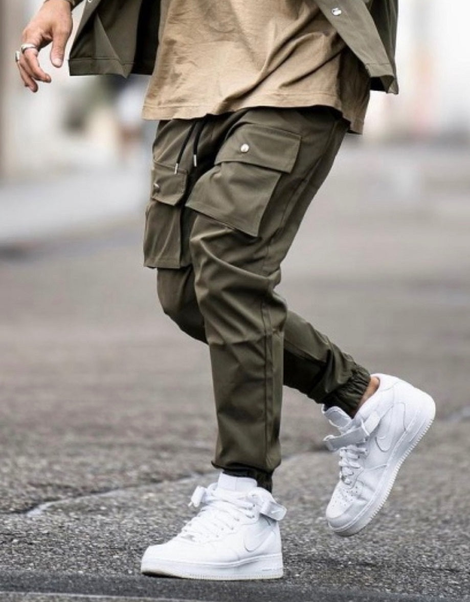 What to Wear With Olive Green Pants — Men, This is the PSA You've Been  Waiting For - The Highest Fashion